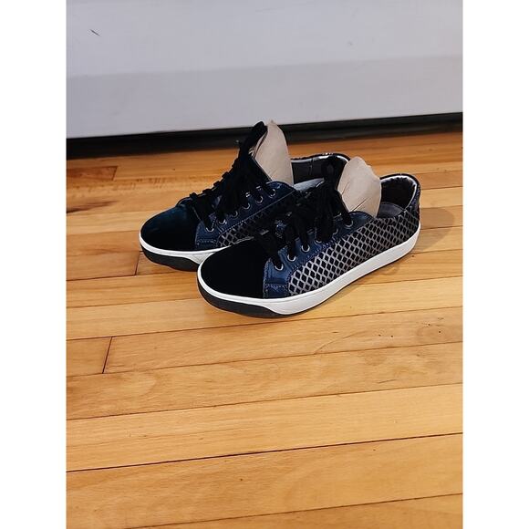 Johnston & Murphy Emerson Green Velvet Lace Up Sneaker 78-18100 7M Blue - Picture 1 of 9